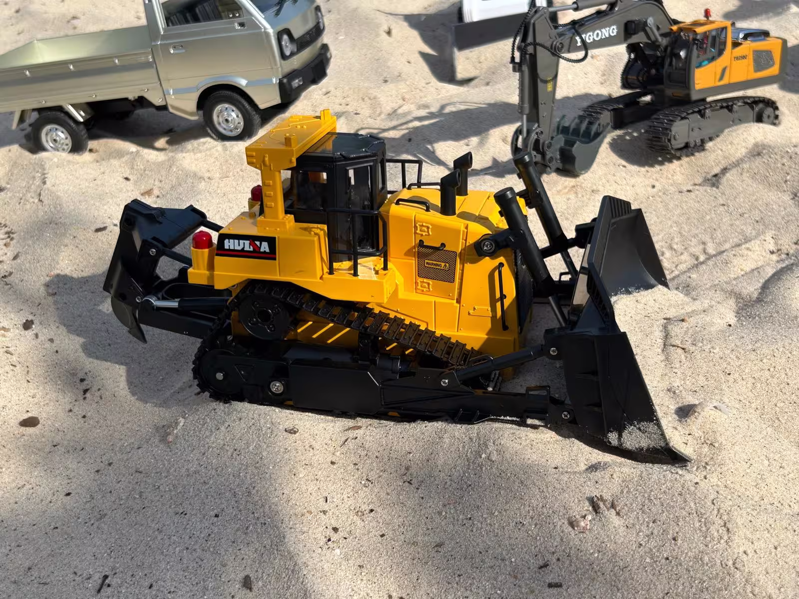 RC loader in action at the dig pit